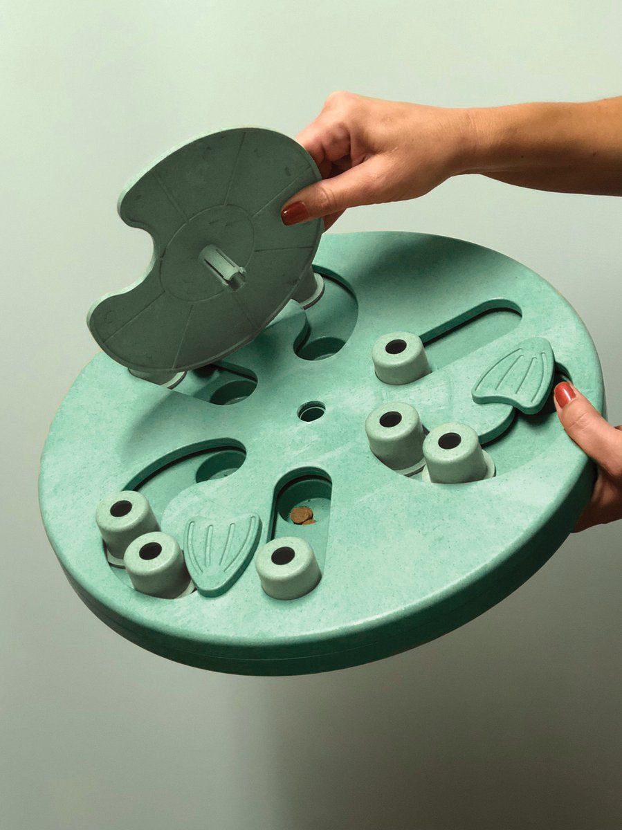 Nina Ottosson Hundearbeiter-Verbundwerkstoff 34,5 x 34,5 x 5 cm